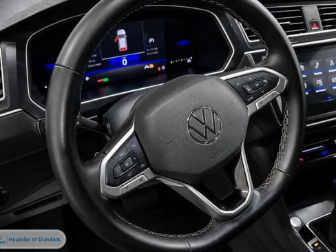 Used 2024 Volkswagen Tiguan SE FWD image 9