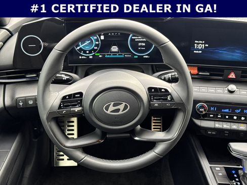 Certified 2025 Hyundai Elantra SEL image 24