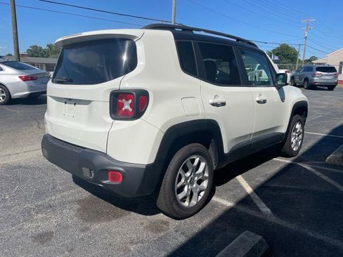 Used 2016 Jeep Renegade Latitude w/ Cold Weather Group AWD/4WD image 6