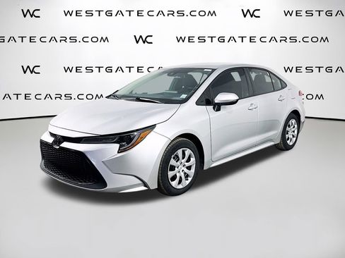 Used 2022 Toyota Corolla LE image 1