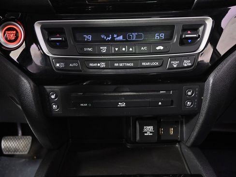 Used 2016 Honda Pilot Elite image 32