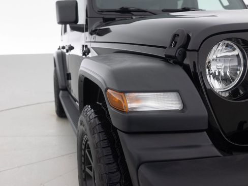 Used 2018 Jeep Wrangler Unlimited Sport S AWD/4WD image 11