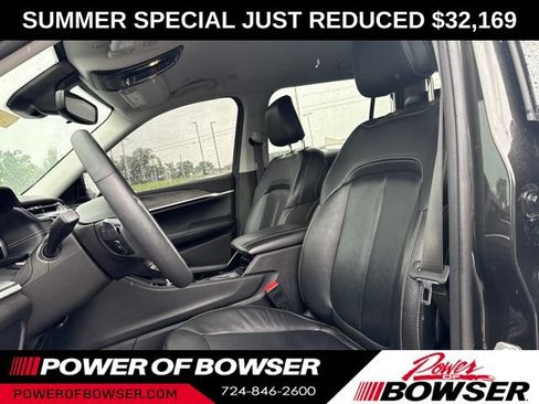 Used 2023 Jeep Grand Cherokee L Limited w/ Black Appearance Package AWD/4WD image 2