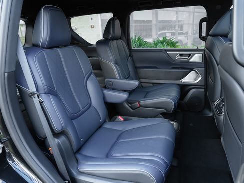 New 2026 INFINITI QX80 4WD image 30