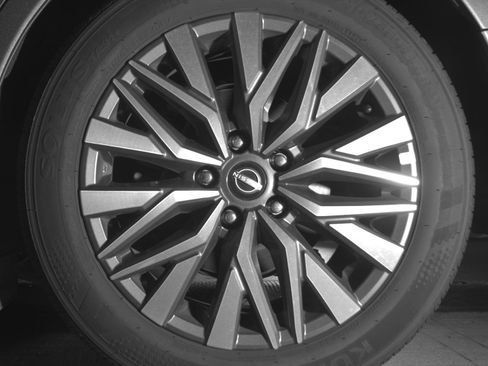 Used 2025 Nissan Altima 2.5 SV image 14