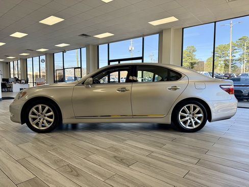 Used 2007 Lexus LS 460 image 4