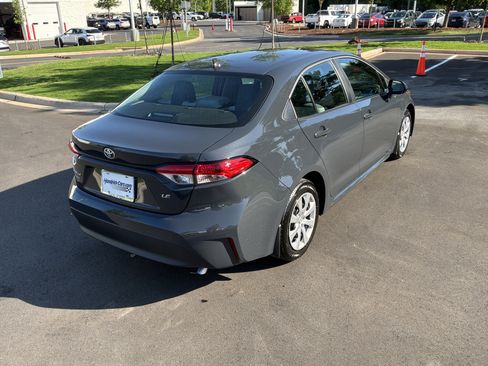Used 2025 Toyota Corolla LE FWD image 14