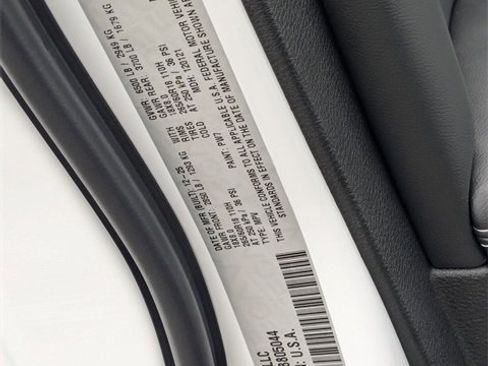 New 2025 Jeep Grand Cherokee L Laredo image 35