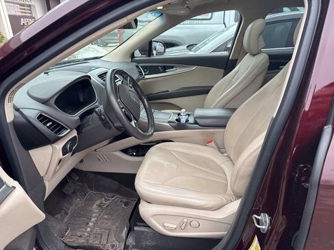 Used 2019 Lincoln Nautilus Reserve AWD/4WD image 6