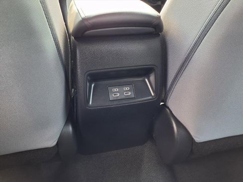 Used 2023 Toyota Corolla SE image 7