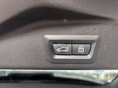 Used 2021 BMW X5 xDrive45e w/ Executive Package image 48