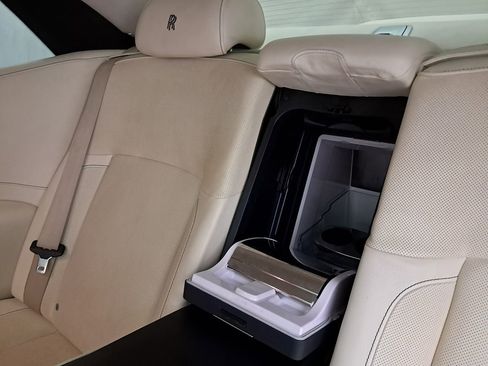 Used 2011 Rolls-Royce Ghost image 33