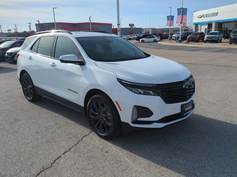 Used 2024 Chevrolet Equinox RS w/ RS Leather Package image 2