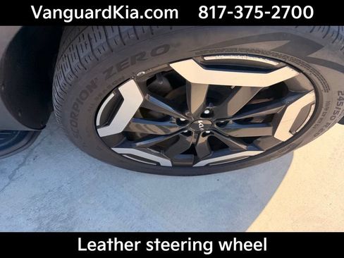 Used 2024 Kia Telluride EX w/ EX Captain's Chair Package FWD image 11