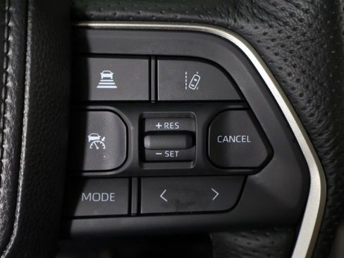 Used 2025 Toyota Tundra Limited AWD/4WD image 46