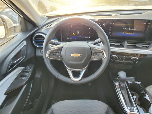 Used 2024 Chevrolet Trax LT w/ Driver Confidence Package image 16