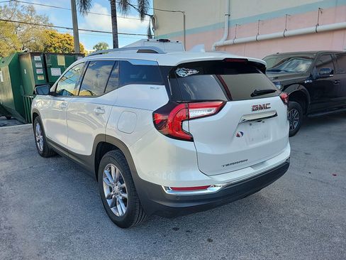 Used 2023 GMC Terrain SLT w/ LPO, Floor Liner Package image 13