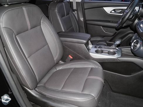 Used 2023 Chevrolet Blazer LT image 17