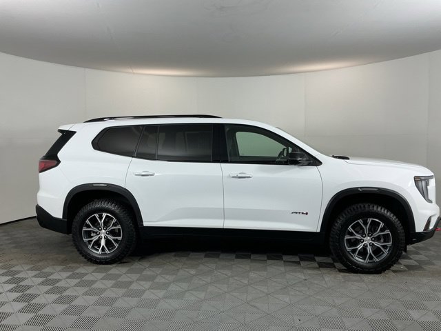 Used 2025 GMC Acadia AT4 w/ Luxury Package AWD/4WD image 4