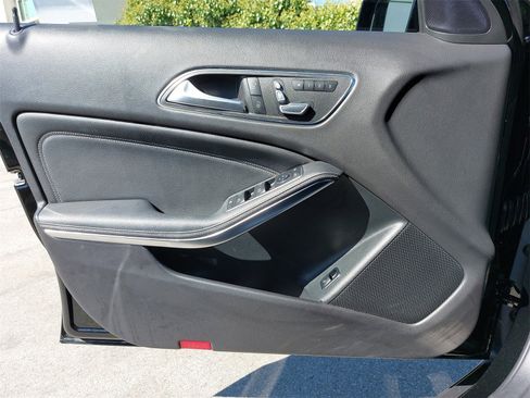 Used 2019 Mercedes-Benz GLA 250 4MATIC image 27