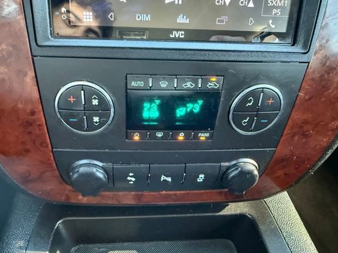 Used 2012 Chevrolet Avalanche LT w/ All-Star Edition image 19