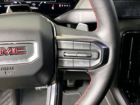 Used 2025 GMC Yukon AT4 Ultimate image 15