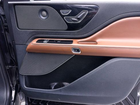 Used 2023 Lincoln Aviator Reserve w/ Jet Package image 38