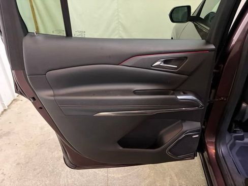 Used 2024 Chevrolet Traverse RS AWD/4WD image 21