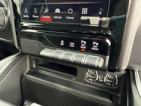 Used 2023 RAM 1500 Big Horn AWD/4WD image 35