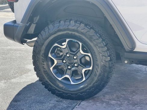 Used 2022 Jeep Wrangler Unlimited Rubicon 4xe w/ Cold Weather Group image 20