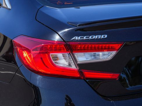 Used 2022 Honda Accord Sport image 11