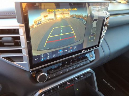 Used 2023 Toyota Tundra Platinum w/ Advanced Package image 38