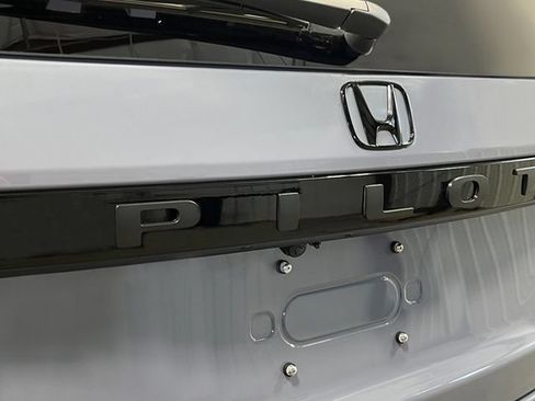 New 2026 Honda Pilot Touring image 9