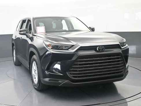 Used 2025 Toyota Grand Highlander FWD image 9