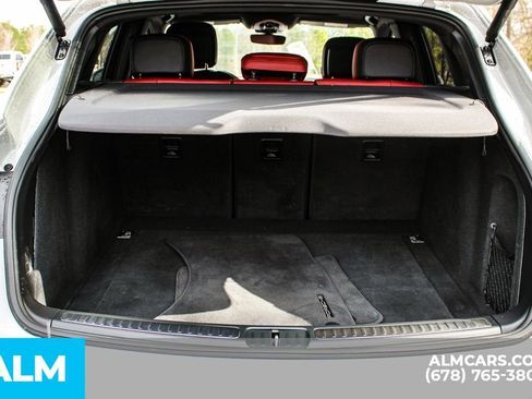 Used 2024 Porsche Macan image 22