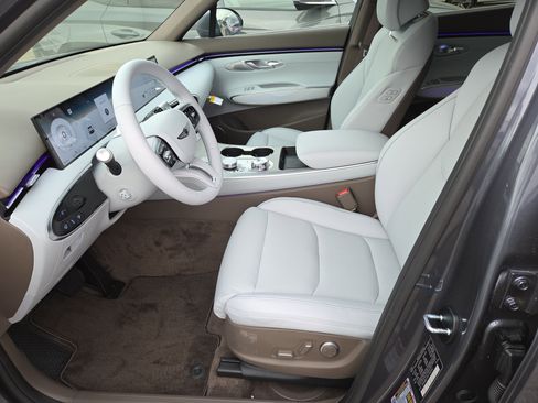 New 2026 Genesis GV70 2.5T Advanced image 4