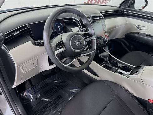 Certified 2024 Hyundai Tucson SE image 18