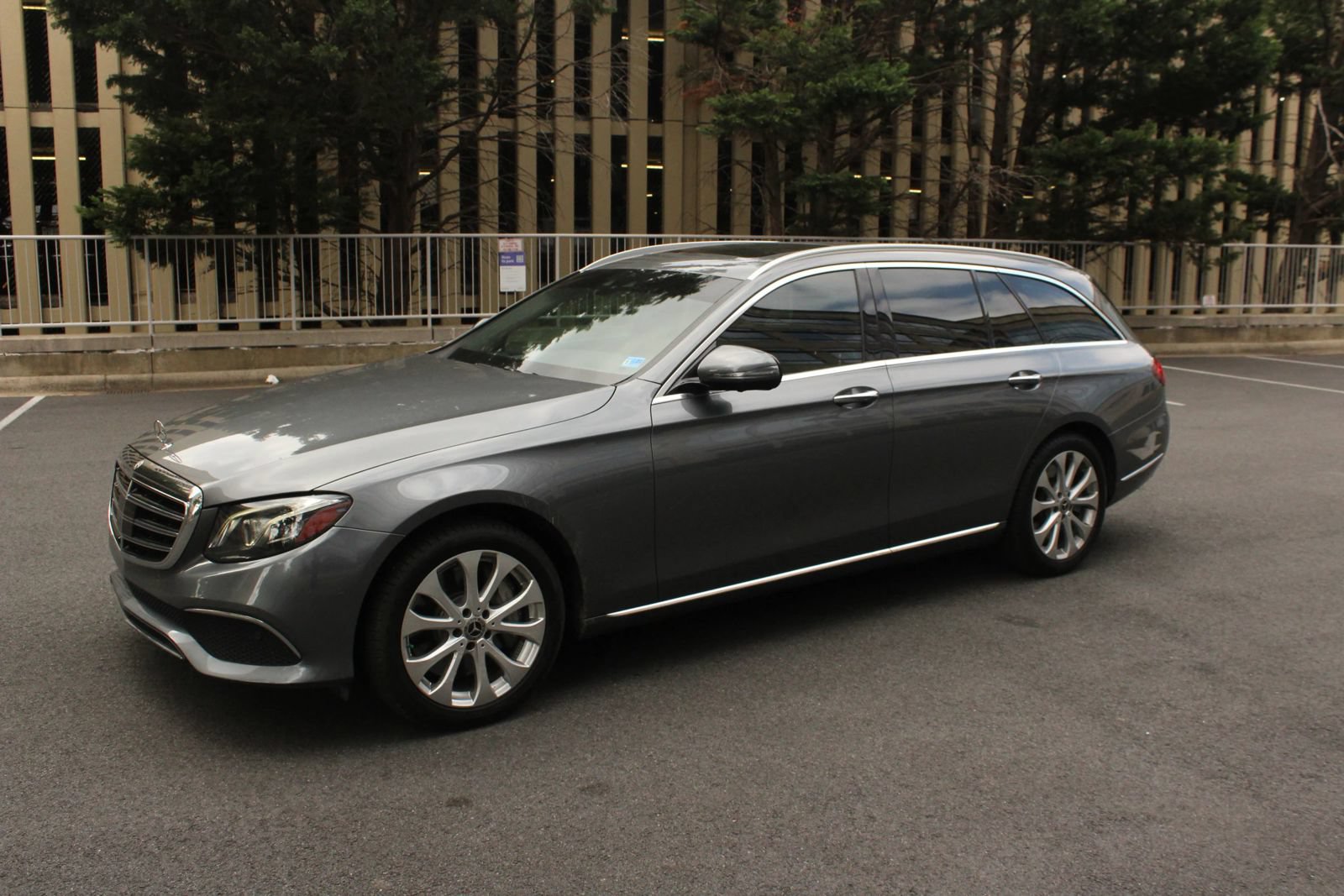 Used 2018 Mercedes-Benz E 400 4MATIC Wagon w/ Premium 3 Package image 12
