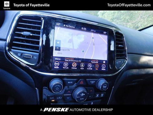 Used 2019 Jeep Grand Cherokee Altitude AWD/4WD image 10