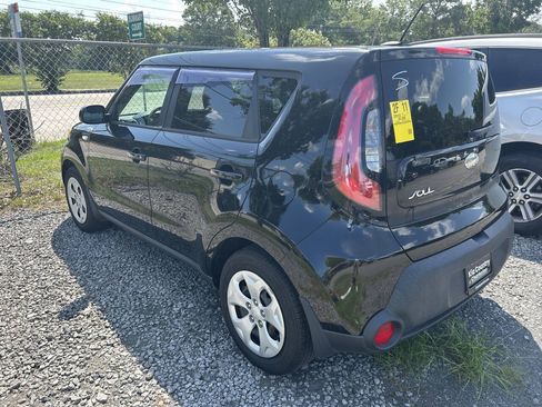 Used 2014 Kia Soul FWD image 16