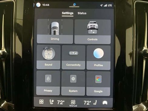 Used 2025 Volvo XC60 B5 Core image 44