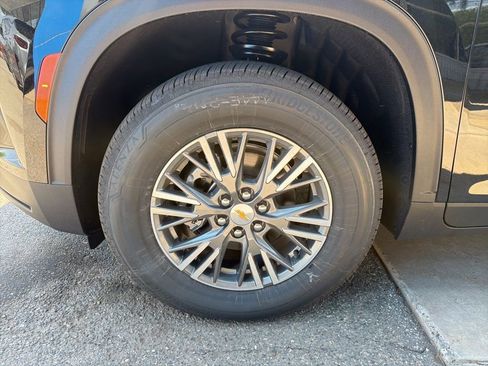 New 2026 Chevrolet Traverse LT w/ Driver Confidence Package FWD image 7