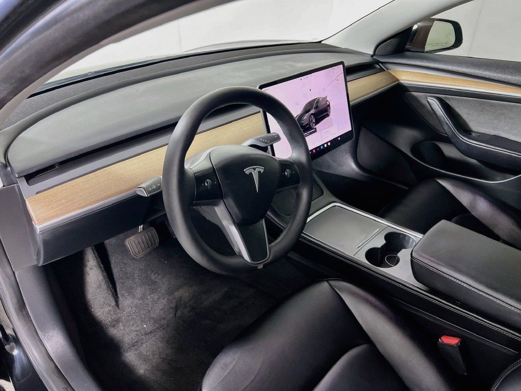 Used 2023 Tesla Model 3 Standard Range RWD image 6