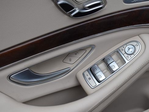 Used 2019 Mercedes-Benz S 560 4MATIC Sedan image 31
