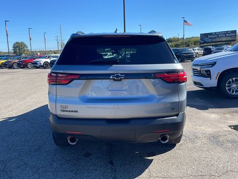 Used 2023 Chevrolet Traverse LT image 5