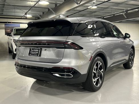 Used 2026 Lincoln Nautilus Premier w/ Equipment Group 102A AWD/4WD image 2