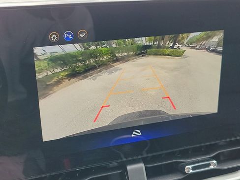 Used 2026 Chevrolet Equinox LT FWD image 24