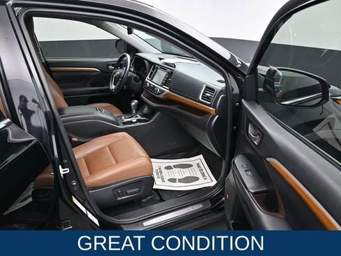 Used 2019 Toyota Highlander Limited image 13