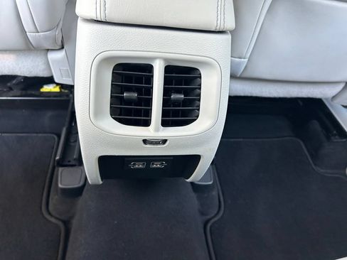 Used 2021 Jeep Cherokee Latitude Plus FWD image 37