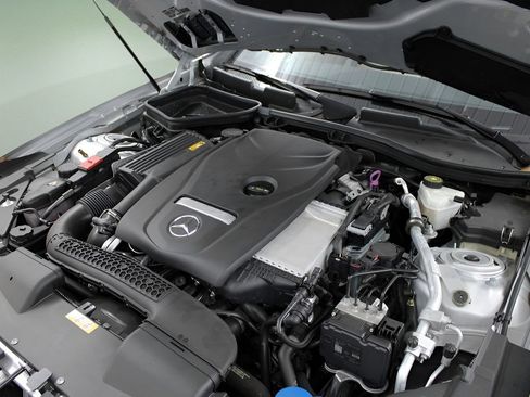 Used 2019 Mercedes-Benz SLC 300 image 33